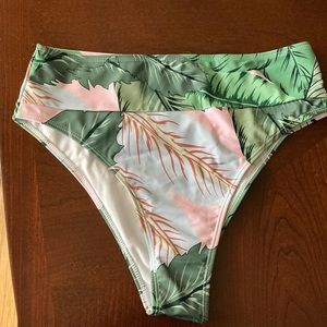 4 Shein bikini bottoms. 3 L and 1 M. All but one pair still have hygienic liner.